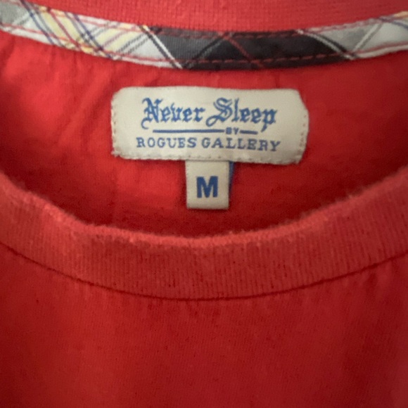 Never Sleep by Rogues Gallery Red Moose 🫎 Tee Short Size Woman’s Medium - Picture 3 of 5
